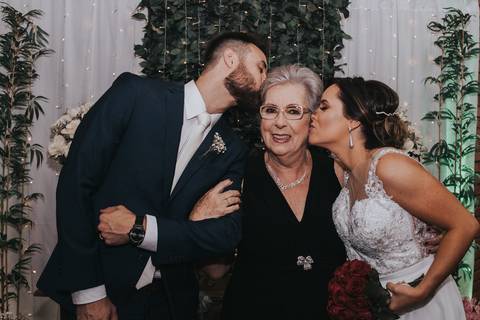 Maquiagem; Making of; Noiva; Noivo; Pré Wedding; Street Wedding; Celina Munhoz; Adriana Kruger; Manu Garcia; Camarim Madri; Wandering Wedding; São Francisco de Paula; Fotografia de Casal; Fotografia de Casamento; Pré Wedding; São Leopoldo; Ruinas Cassino;'