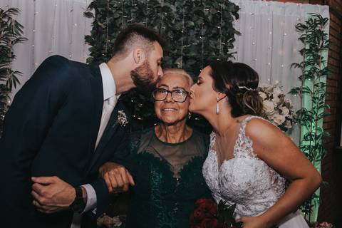 Maquiagem; Making of; Noiva; Noivo; Pré Wedding; Street Wedding; Celina Munhoz; Adriana Kruger; Manu Garcia; Camarim Madri; Wandering Wedding; São Francisco de Paula; Fotografia de Casal; Fotografia de Casamento; Pré Wedding; São Leopoldo; Ruinas Cassino;'