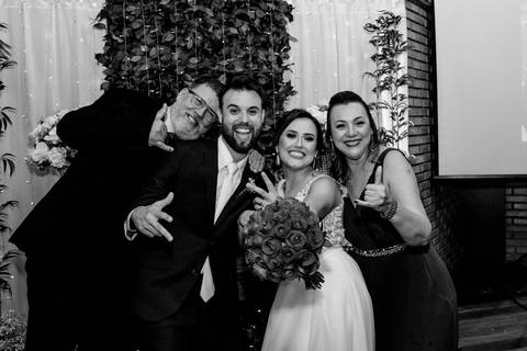 Maquiagem; Making of; Noiva; Noivo; Pré Wedding; Street Wedding; Celina Munhoz; Adriana Kruger; Manu Garcia; Camarim Madri; Wandering Wedding; São Francisco de Paula; Fotografia de Casal; Fotografia de Casamento; Pré Wedding; São Leopoldo; Ruinas Cassino;'
