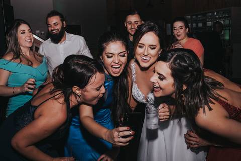 Maquiagem; Making of; Noiva; Noivo; Pré Wedding; Street Wedding; Celina Munhoz; Adriana Kruger; Manu Garcia; Camarim Madri; Wandering Wedding; São Francisco de Paula; Fotografia de Casal; Fotografia de Casamento; Pré Wedding; São Leopoldo; Ruinas Cassino;'