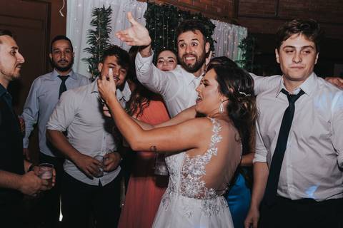 Maquiagem; Making of; Noiva; Noivo; Pré Wedding; Street Wedding; Celina Munhoz; Adriana Kruger; Manu Garcia; Camarim Madri; Wandering Wedding; São Francisco de Paula; Fotografia de Casal; Fotografia de Casamento; Pré Wedding; São Leopoldo; Ruinas Cassino;'