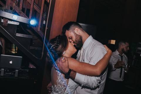 Maquiagem; Making of; Noiva; Noivo; Pré Wedding; Street Wedding; Celina Munhoz; Adriana Kruger; Manu Garcia; Camarim Madri; Wandering Wedding; São Francisco de Paula; Fotografia de Casal; Fotografia de Casamento; Pré Wedding; São Leopoldo; Ruinas Cassino;'