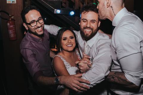Maquiagem; Making of; Noiva; Noivo; Pré Wedding; Street Wedding; Celina Munhoz; Adriana Kruger; Manu Garcia; Camarim Madri; Wandering Wedding; São Francisco de Paula; Fotografia de Casal; Fotografia de Casamento; Pré Wedding; São Leopoldo; Ruinas Cassino;'