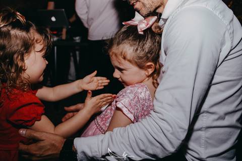 Maquiagem; Making of; Noiva; Noivo; Pré Wedding; Street Wedding; Celina Munhoz; Adriana Kruger; Manu Garcia; Camarim Madri; Wandering Wedding; São Francisco de Paula; Fotografia de Casal; Fotografia de Casamento; Pré Wedding; São Leopoldo; Ruinas Cassino;'