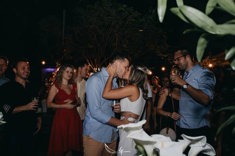 Maquiagem; Making of; Noiva; Noivo; Pré Wedding; Street Wedding; Celina Munhoz; Adriana Kruger; Manu Garcia; Camarim Madri; Wandering Wedding; São Francisco de Paula; Fotografia de Casal; Fotografia de Casamento; Pré Wedding; São Leopoldo; Ruinas Cassino;'