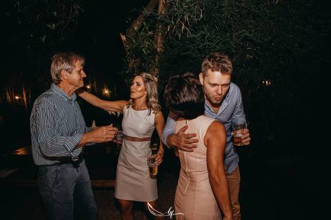 Maquiagem; Making of; Noiva; Noivo; Pré Wedding; Street Wedding; Celina Munhoz; Adriana Kruger; Manu Garcia; Camarim Madri; Wandering Wedding; São Francisco de Paula; Fotografia de Casal; Fotografia de Casamento; Pré Wedding; São Leopoldo; Ruinas Cassino;'