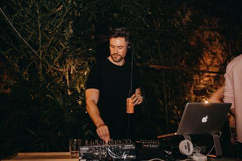 Maquiagem; Making of; Noiva; Noivo; Pré Wedding; Street Wedding; Celina Munhoz; Adriana Kruger; Manu Garcia; Camarim Madri; Wandering Wedding; São Francisco de Paula; Fotografia de Casal; Fotografia de Casamento; Pré Wedding; São Leopoldo; Ruinas Cassino;'