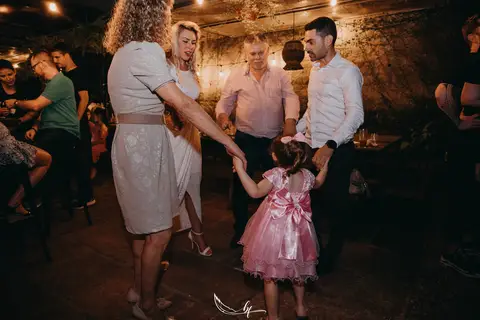 Maquiagem; Making of; Noiva; Noivo; Pré Wedding; Street Wedding; Celina Munhoz; Adriana Kruger; Manu Garcia; Camarim Madri; Wandering Wedding; São Francisco de Paula; Fotografia de Casal; Fotografia de Casamento; Pré Wedding; São Leopoldo; Ruinas Cassino;'