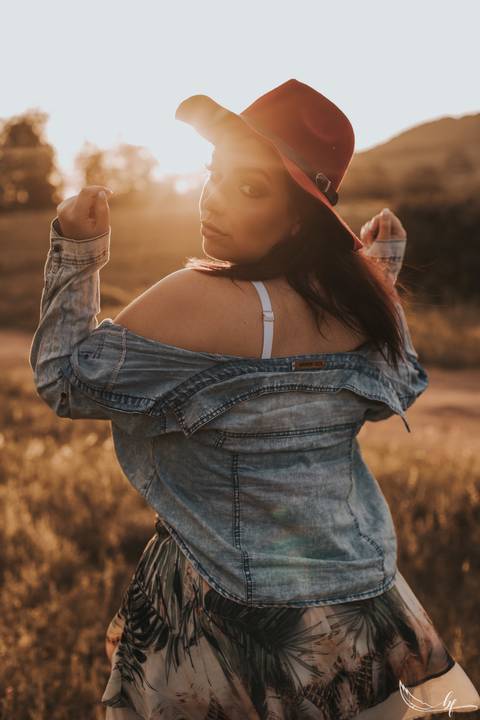 Ensaio feminino; Fotografia feminina; Recanto Bueno; Celina Munhoz; Novo Hamburgo; Fotografia Lifestyle; Nova Petropolis; Ensaio Teen; Ensaio 15th; 15 anos; Fotografo de 15 Anos; Debutante; Camarim Madri; Adriana Krieger; Manu Garcia;'