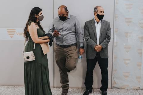 Maquiagem; Making of; Noiva; Noivo; Pré Wedding; Street Wedding; Celina Munhoz; Adriana Kruger; Manu Garcia; Camarim Madri; Wandering Wedding; São Francisco de Paula; Fotografia de Casal; Fotografia de Casamento; Pré Wedding; São Leopoldo; Belo Horizonte;'