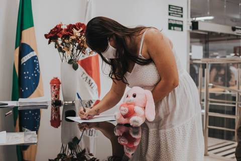 Maquiagem; Making of; Noiva; Noivo; Pré Wedding; Street Wedding; Celina Munhoz; Adriana Kruger; Manu Garcia; Camarim Madri; Wandering Wedding; São Francisco de Paula; Fotografia de Casal; Fotografia de Casamento; Pré Wedding; São Leopoldo; Belo Horizonte;'