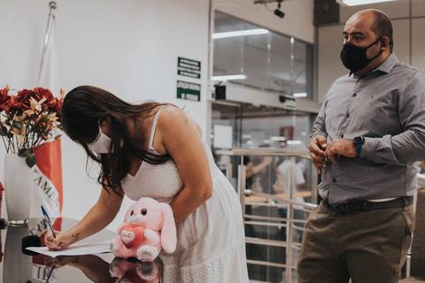 Maquiagem; Making of; Noiva; Noivo; Pré Wedding; Street Wedding; Celina Munhoz; Adriana Kruger; Manu Garcia; Camarim Madri; Wandering Wedding; São Francisco de Paula; Fotografia de Casal; Fotografia de Casamento; Pré Wedding; São Leopoldo; Belo Horizonte;'