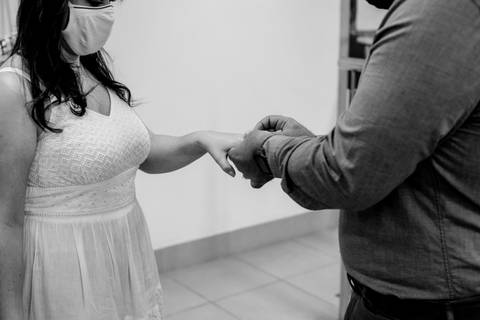 Maquiagem; Making of; Noiva; Noivo; Pré Wedding; Street Wedding; Celina Munhoz; Adriana Kruger; Manu Garcia; Camarim Madri; Wandering Wedding; São Francisco de Paula; Fotografia de Casal; Fotografia de Casamento; Pré Wedding; São Leopoldo; Belo Horizonte;'