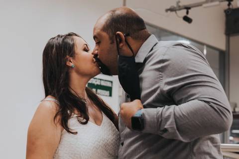 Maquiagem; Making of; Noiva; Noivo; Pré Wedding; Street Wedding; Celina Munhoz; Adriana Kruger; Manu Garcia; Camarim Madri; Wandering Wedding; São Francisco de Paula; Fotografia de Casal; Fotografia de Casamento; Pré Wedding; São Leopoldo; Belo Horizonte;'