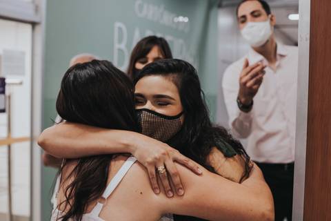 Maquiagem; Making of; Noiva; Noivo; Pré Wedding; Street Wedding; Celina Munhoz; Adriana Kruger; Manu Garcia; Camarim Madri; Wandering Wedding; São Francisco de Paula; Fotografia de Casal; Fotografia de Casamento; Pré Wedding; São Leopoldo; Belo Horizonte;'