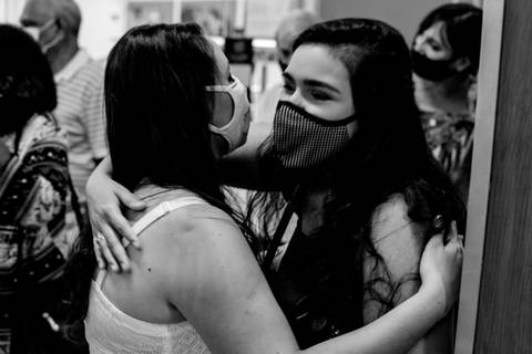 Maquiagem; Making of; Noiva; Noivo; Pré Wedding; Street Wedding; Celina Munhoz; Adriana Kruger; Manu Garcia; Camarim Madri; Wandering Wedding; São Francisco de Paula; Fotografia de Casal; Fotografia de Casamento; Pré Wedding; São Leopoldo; Belo Horizonte;'