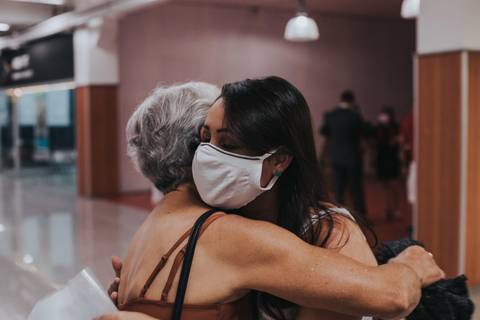 Maquiagem; Making of; Noiva; Noivo; Pré Wedding; Street Wedding; Celina Munhoz; Adriana Kruger; Manu Garcia; Camarim Madri; Wandering Wedding; São Francisco de Paula; Fotografia de Casal; Fotografia de Casamento; Pré Wedding; São Leopoldo; Belo Horizonte;'