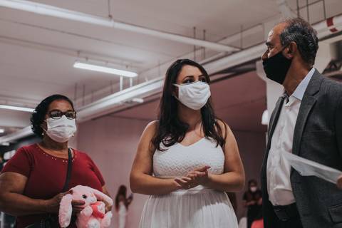 Maquiagem; Making of; Noiva; Noivo; Pré Wedding; Street Wedding; Celina Munhoz; Adriana Kruger; Manu Garcia; Camarim Madri; Wandering Wedding; São Francisco de Paula; Fotografia de Casal; Fotografia de Casamento; Pré Wedding; São Leopoldo; Belo Horizonte;'