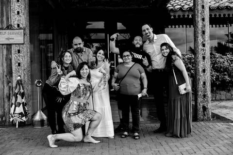 Maquiagem; Making of; Noiva; Noivo; Pré Wedding; Street Wedding; Celina Munhoz; Adriana Kruger; Manu Garcia; Camarim Madri; Wandering Wedding; São Francisco de Paula; Fotografia de Casal; Fotografia de Casamento; Pré Wedding; São Leopoldo; Belo Horizonte;'