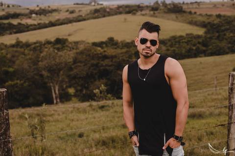 Ensaio Masculino; Fotografia Masculino; Recanto Bueno; Celina Munhoz; Novo Hamburgo; Fotografia Lifestyle; Nova Petropolis; Ensaio Teen; Retrato; Camarim Madri; Adriana Krieger; Manu Garcia; Secret Closet; Boudoir;'