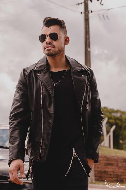 Ensaio Masculino; Fotografia Masculino; Recanto Bueno; Celina Munhoz; Novo Hamburgo; Fotografia Lifestyle; Nova Petropolis; Ensaio Teen; Retrato; Camarim Madri; Adriana Krieger; Manu Garcia; Secret Closet; Boudoir;'