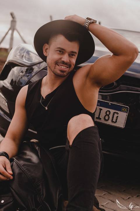 Ensaio Masculino; Fotografia Masculino; Recanto Bueno; Celina Munhoz; Novo Hamburgo; Fotografia Lifestyle; Nova Petropolis; Ensaio Teen; Retrato; Camarim Madri; Adriana Krieger; Manu Garcia; Secret Closet; Boudoir;'