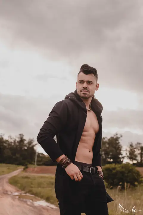 Ensaio Masculino; Fotografia Masculino; Recanto Bueno; Celina Munhoz; Novo Hamburgo; Fotografia Lifestyle; Nova Petropolis; Ensaio Teen; Retrato; Camarim Madri; Adriana Krieger; Manu Garcia; Secret Closet; Boudoir;'