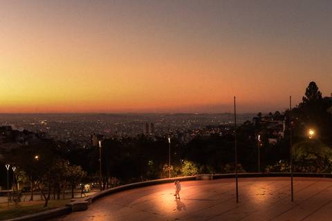 Maquiagem; Making of; Noiva; Noivo; Pré Wedding; Street Wedding; Celina Munhoz; Adriana Kruger; Manu Garcia; Camarim Madri; Wandering Wedding; São Francisco de Paula; Fotografia de Casal; Fotografia de Casamento; Pré Wedding; São Leopoldo; Belo Horizonte;'