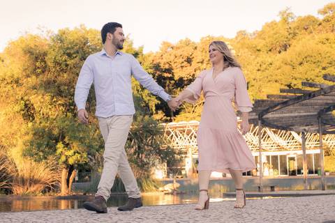 Maquiagem; Making of; Noiva; Noivo; Pré Wedding; Street Wedding; Celina Munhoz; Adriana Kruger; Manu Garcia; Camarim Madri; Wandering Wedding; São Francisco de Paula; Fotografia de Casal; Fotografia de Casamento; Pré Wedding; São Leopoldo; Belo Horizonte;'