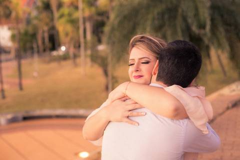 Maquiagem; Making of; Noiva; Noivo; Pré Wedding; Street Wedding; Celina Munhoz; Adriana Kruger; Manu Garcia; Camarim Madri; Wandering Wedding; São Francisco de Paula; Fotografia de Casal; Fotografia de Casamento; Pré Wedding; São Leopoldo; Belo Horizonte;'