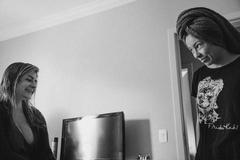 Maquiagem; Making of; Noiva; Noivo; Pré Wedding; Street Wedding; Celina Munhoz; Adriana Kruger; Manu Garcia; Camarim Madri; Wandering Wedding; São Francisco de Paula; Fotografia de Casal; Fotografia de Casamento; Pré Wedding; São Leopoldo; Belo Horizonte;'