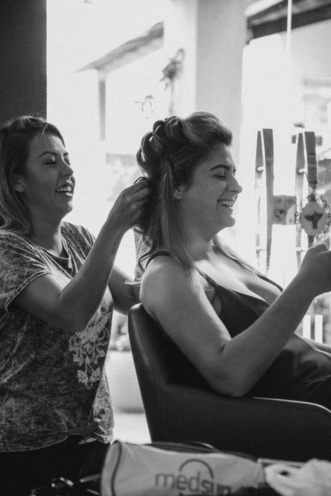 Maquiagem; Making of; Noiva; Noivo; Pré Wedding; Street Wedding; Celina Munhoz; Adriana Kruger; Manu Garcia; Camarim Madri; Wandering Wedding; São Francisco de Paula; Fotografia de Casal; Fotografia de Casamento; Pré Wedding; São Leopoldo; Belo Horizonte;'