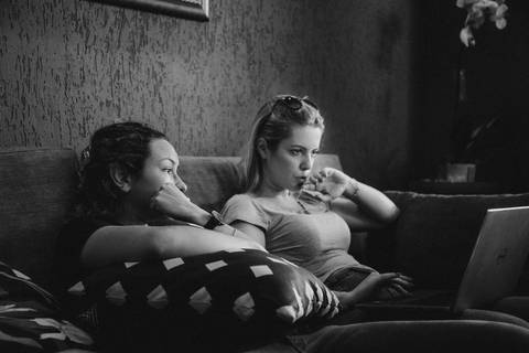 Maquiagem; Making of; Noiva; Noivo; Pré Wedding; Street Wedding; Celina Munhoz; Adriana Kruger; Manu Garcia; Camarim Madri; Wandering Wedding; São Francisco de Paula; Fotografia de Casal; Fotografia de Casamento; Pré Wedding; São Leopoldo; Belo Horizonte;'