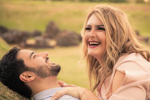 Maquiagem; Making of; Noiva; Noivo; Pré Wedding; Street Wedding; Celina Munhoz; Adriana Kruger; Manu Garcia; Camarim Madri; Wandering Wedding; São Francisco de Paula; Fotografia de Casal; Fotografia de Casamento; Pré Wedding; São Leopoldo; Belo Horizonte;'