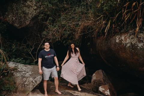 Maquiagem; Making of; Noiva; Noivo; Pré Wedding; Street Wedding; Celina Munhoz; Adriana Kruger; Manu Garcia; Camarim Madri; Wandering Wedding; São Francisco de Paula; Fotografia de Casal; Fotografia de Casamento; Pré Wedding; São Leopoldo; Belo Horizonte;'