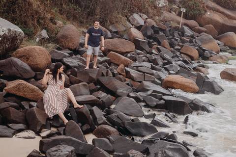 Maquiagem; Making of; Noiva; Noivo; Pré Wedding; Street Wedding; Celina Munhoz; Adriana Kruger; Manu Garcia; Camarim Madri; Wandering Wedding; São Francisco de Paula; Fotografia de Casal; Fotografia de Casamento; Pré Wedding; São Leopoldo; Belo Horizonte;'