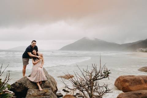 Maquiagem; Making of; Noiva; Noivo; Pré Wedding; Street Wedding; Celina Munhoz; Adriana Kruger; Manu Garcia; Camarim Madri; Wandering Wedding; São Francisco de Paula; Fotografia de Casal; Fotografia de Casamento; Pré Wedding; São Leopoldo; Belo Horizonte;'