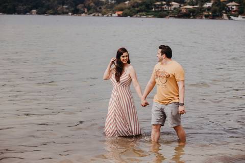 Maquiagem; Making of; Noiva; Noivo; Pré Wedding; Street Wedding; Celina Munhoz; Adriana Kruger; Manu Garcia; Camarim Madri; Wandering Wedding; São Francisco de Paula; Fotografia de Casal; Fotografia de Casamento; Pré Wedding; São Leopoldo; Belo Horizonte;'