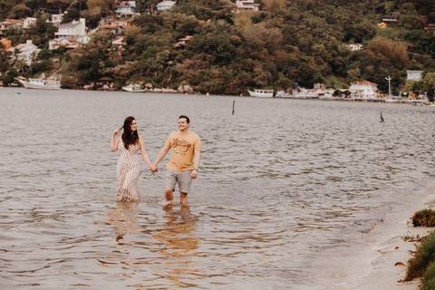 Maquiagem; Making of; Noiva; Noivo; Pré Wedding; Street Wedding; Celina Munhoz; Adriana Kruger; Manu Garcia; Camarim Madri; Wandering Wedding; São Francisco de Paula; Fotografia de Casal; Fotografia de Casamento; Pré Wedding; São Leopoldo; Belo Horizonte;'