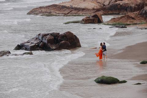 Maquiagem; Making of; Noiva; Noivo; Pré Wedding; Street Wedding; Celina Munhoz; Adriana Kruger; Manu Garcia; Camarim Madri; Wandering Wedding; São Francisco de Paula; Fotografia de Casal; Fotografia de Casamento; Pré Wedding; São Leopoldo; Belo Horizonte;'