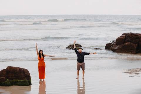 Maquiagem; Making of; Noiva; Noivo; Pré Wedding; Street Wedding; Celina Munhoz; Adriana Kruger; Manu Garcia; Camarim Madri; Wandering Wedding; São Francisco de Paula; Fotografia de Casal; Fotografia de Casamento; Pré Wedding; São Leopoldo; Belo Horizonte;'