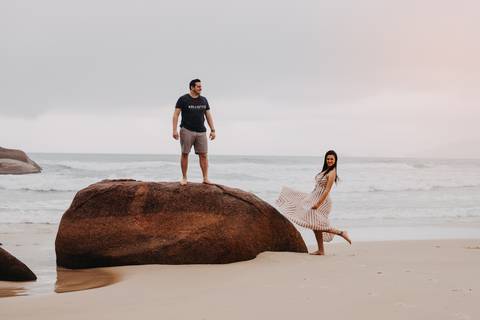 Maquiagem; Making of; Noiva; Noivo; Pré Wedding; Street Wedding; Celina Munhoz; Adriana Kruger; Manu Garcia; Camarim Madri; Wandering Wedding; São Francisco de Paula; Fotografia de Casal; Fotografia de Casamento; Pré Wedding; São Leopoldo; Belo Horizonte;'