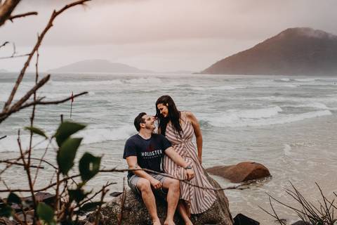 Maquiagem; Making of; Noiva; Noivo; Pré Wedding; Street Wedding; Celina Munhoz; Adriana Kruger; Manu Garcia; Camarim Madri; Wandering Wedding; São Francisco de Paula; Fotografia de Casal; Fotografia de Casamento; Pré Wedding; São Leopoldo; Belo Horizonte;'