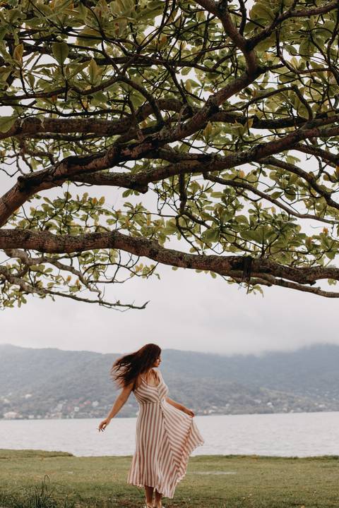 Maquiagem; Making of; Noiva; Noivo; Pré Wedding; Street Wedding; Celina Munhoz; Adriana Kruger; Manu Garcia; Camarim Madri; Wandering Wedding; São Francisco de Paula; Fotografia de Casal; Fotografia de Casamento; Pré Wedding; São Leopoldo; Belo Horizonte;'