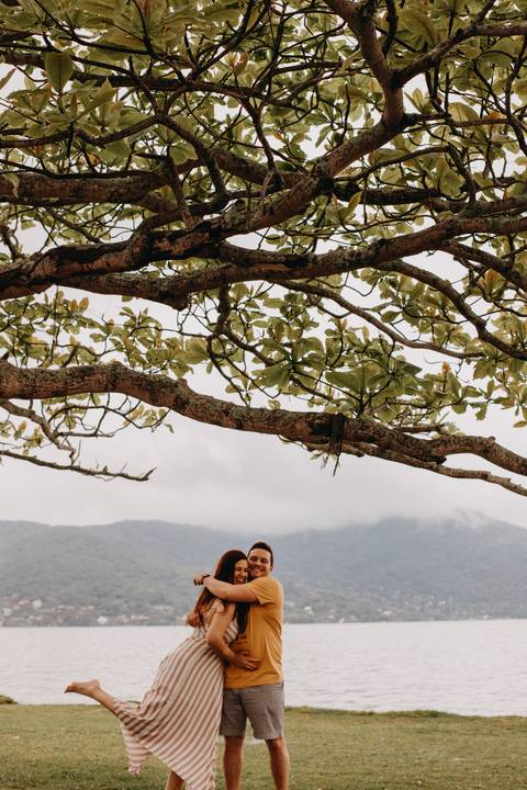 Maquiagem; Making of; Noiva; Noivo; Pré Wedding; Street Wedding; Celina Munhoz; Adriana Kruger; Manu Garcia; Camarim Madri; Wandering Wedding; São Francisco de Paula; Fotografia de Casal; Fotografia de Casamento; Pré Wedding; São Leopoldo; Belo Horizonte;'