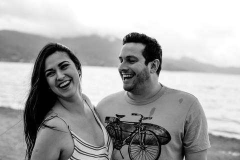 Maquiagem; Making of; Noiva; Noivo; Pré Wedding; Street Wedding; Celina Munhoz; Adriana Kruger; Manu Garcia; Camarim Madri; Wandering Wedding; São Francisco de Paula; Fotografia de Casal; Fotografia de Casamento; Pré Wedding; São Leopoldo; Belo Horizonte;'