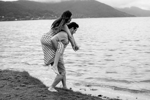 Maquiagem; Making of; Noiva; Noivo; Pré Wedding; Street Wedding; Celina Munhoz; Adriana Kruger; Manu Garcia; Camarim Madri; Wandering Wedding; São Francisco de Paula; Fotografia de Casal; Fotografia de Casamento; Pré Wedding; São Leopoldo; Belo Horizonte;'