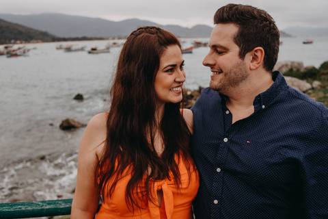 Maquiagem; Making of; Noiva; Noivo; Pré Wedding; Street Wedding; Celina Munhoz; Adriana Kruger; Manu Garcia; Camarim Madri; Wandering Wedding; São Francisco de Paula; Fotografia de Casal; Fotografia de Casamento; Pré Wedding; São Leopoldo; Belo Horizonte;'