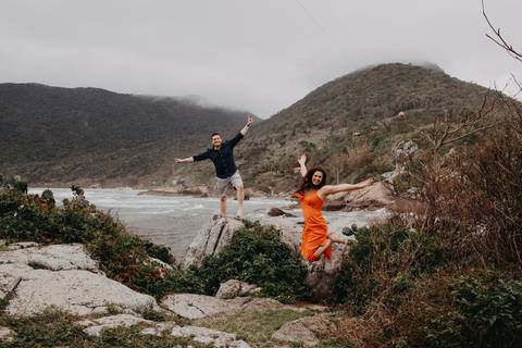 Maquiagem; Making of; Noiva; Noivo; Pré Wedding; Street Wedding; Celina Munhoz; Adriana Kruger; Manu Garcia; Camarim Madri; Wandering Wedding; São Francisco de Paula; Fotografia de Casal; Fotografia de Casamento; Pré Wedding; São Leopoldo; Belo Horizonte;'