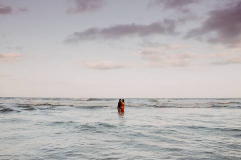 Maquiagem; Making of; Noiva; Noivo; Pré Wedding; Street Wedding; Celina Munhoz; Adriana Kruger; Manu Garcia; Camarim Madri; Wandering Wedding; São Francisco de Paula; Fotografia de Casal; Fotografia de Casamento; Pré Wedding; São Leopoldo; Belo Horizonte;'